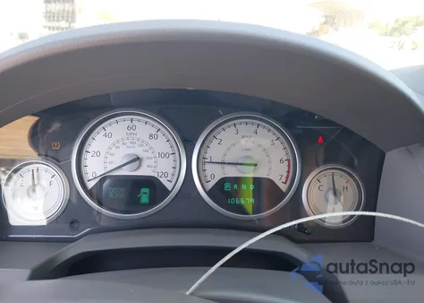 2010 Chrysler Town & Country Limited from USA, damaged, VIN 2A4RR6DX2AR217560